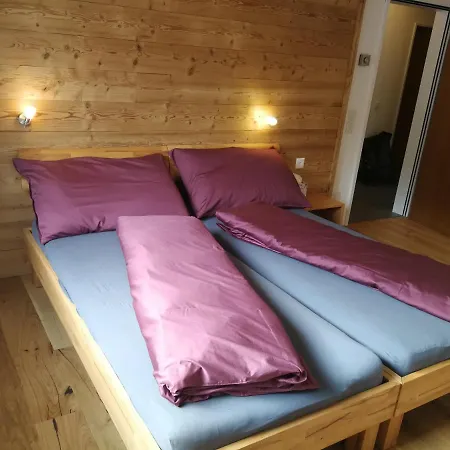 Haus Rhaetikon 1. Og, Links Lägenhet