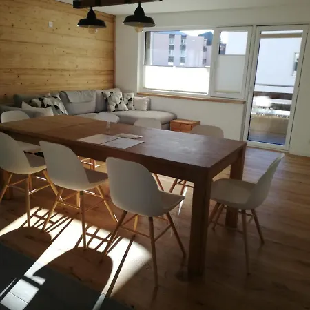 Haus Rhaetikon 1. Og, Links Apartment *