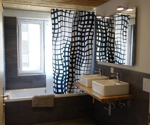 Apartment Haus Rhaetikon 1. Og, Links *