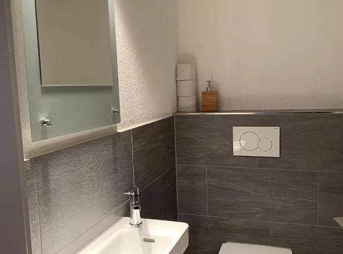 Haus Rhaetikon 1. Og, Links *