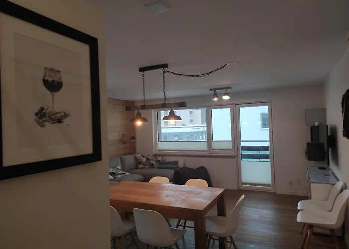 Haus Rhaetikon 1. Og, Links Lejlighed *