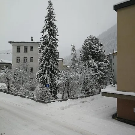 Haus Rhaetikon 1. Og, Links Appartamento Davos